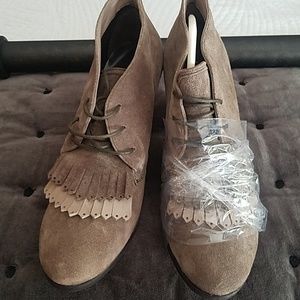 Soliers crosata bunny beige fringe bootie